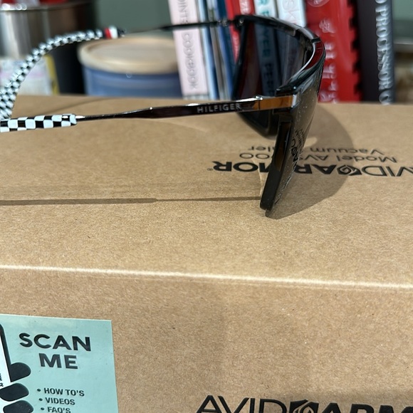 Tommy Hilfiger glasses - Picture 6 of 8